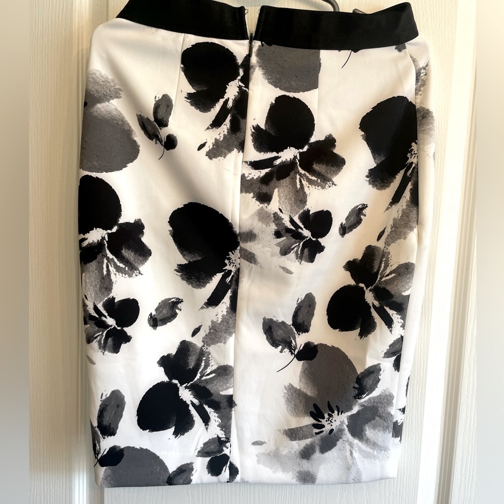 Le chateau pencil skirt